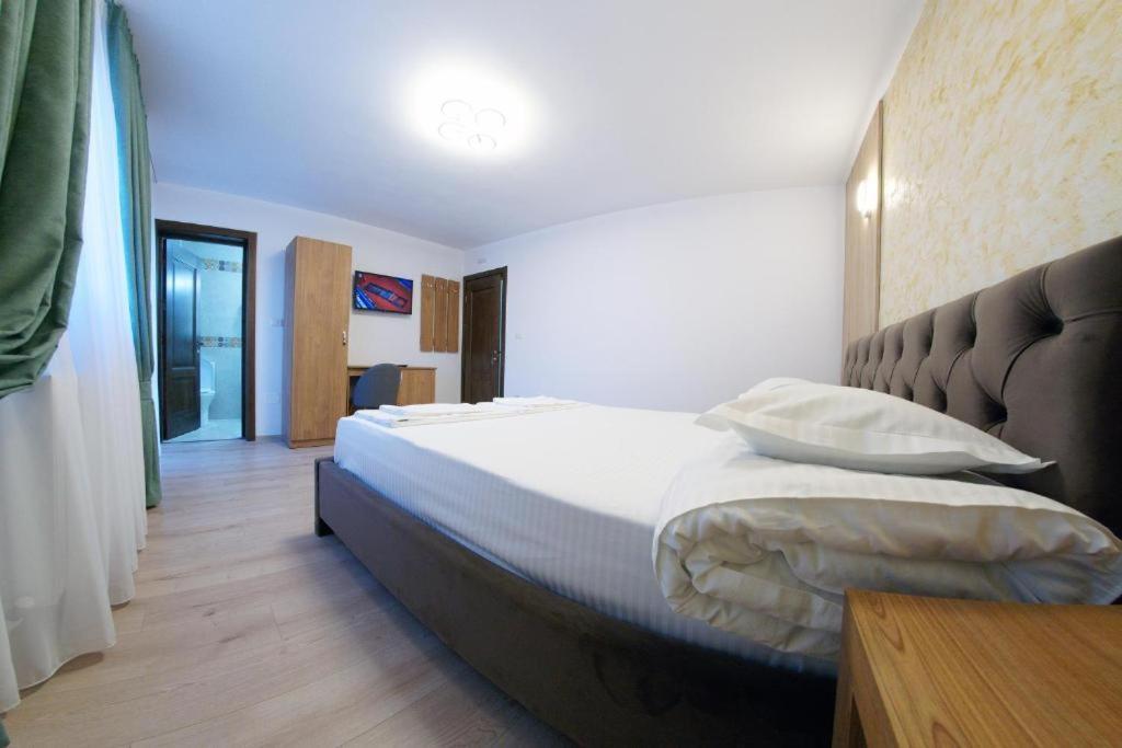 Bucovina Holidays Sadova Кымпулунг-Молдовенеск Экстерьер фото