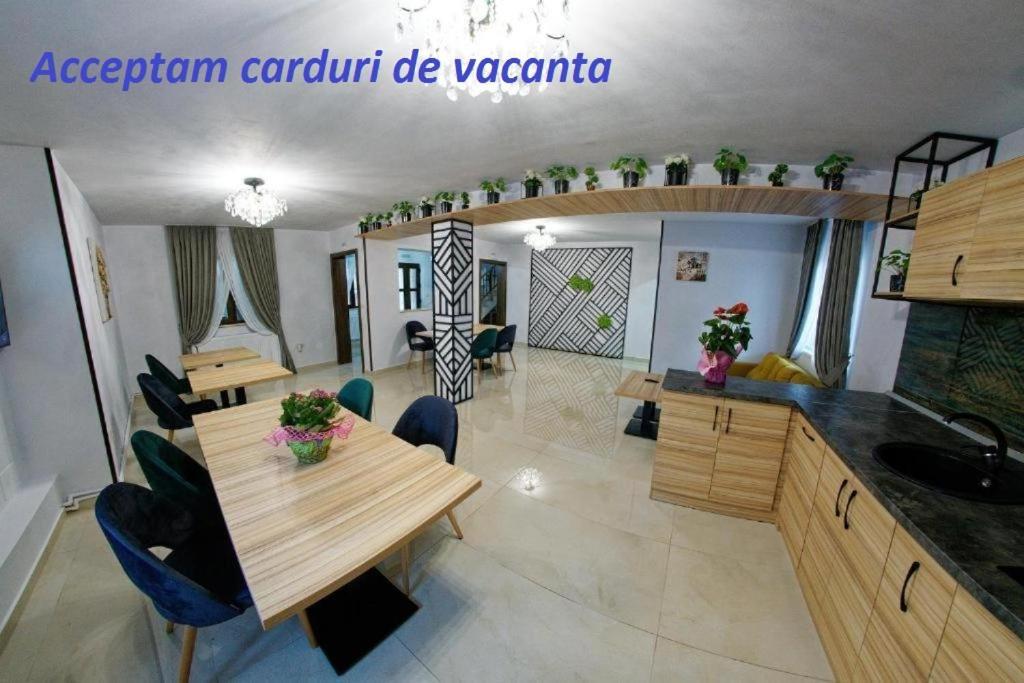 Bucovina Holidays Sadova Кымпулунг-Молдовенеск Экстерьер фото